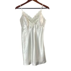 VICTORIA’S SECRET 90s Camisole Natural Lace and Satin Lingerie Size Small 💘